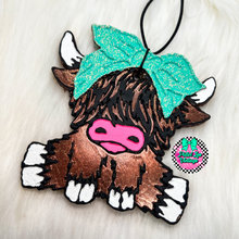 Load image into Gallery viewer, Highland Cow w/ Bow Freshie