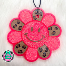 Load image into Gallery viewer, Smiley Flower Freshie