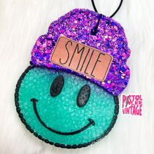 Load image into Gallery viewer, Smiley Face w/ Beanie Freshie