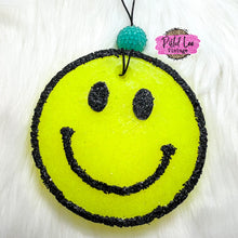 Load image into Gallery viewer, Smiley Face Freshie