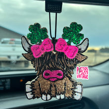 Load image into Gallery viewer, Shamrock Highland Cow Freshie