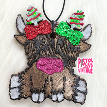 Load image into Gallery viewer, Christmas Tree Highland Cow Freshie
