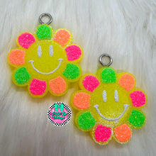 Load image into Gallery viewer, Smiley Flower Freshie Vent Clips
