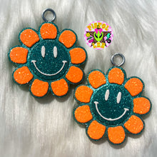 Load image into Gallery viewer, Smiley Flower Freshie Vent Clips
