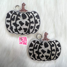Load image into Gallery viewer, Cow Print Pumpkin Freshie Vent Clips
